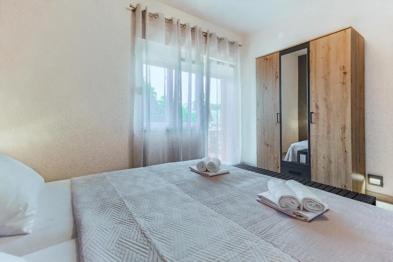 Apartment Bircic Kastela